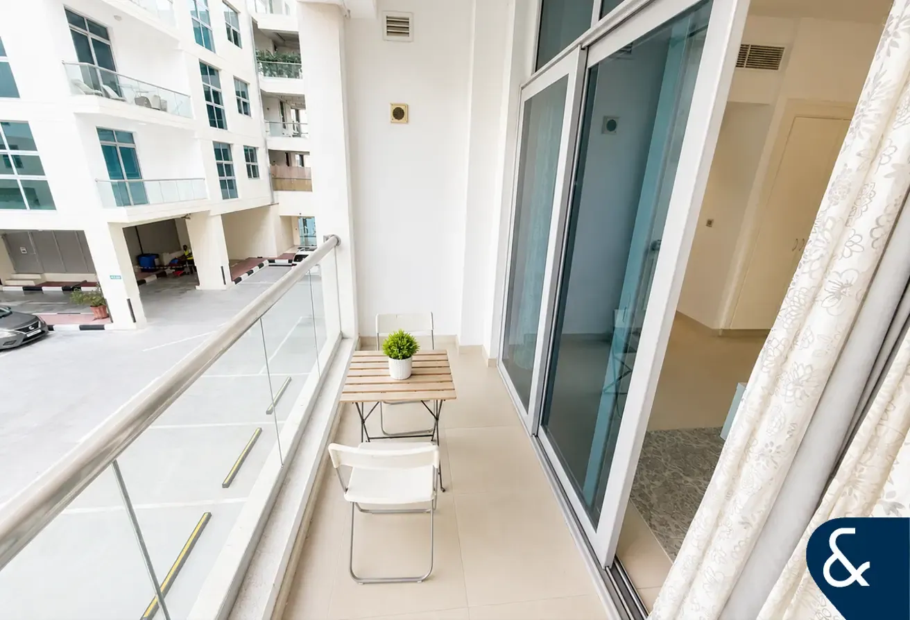 Large Balcony | Vacant Now | 517.74 sq ft