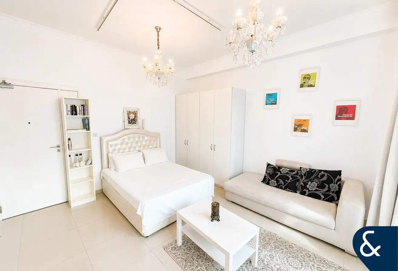 Large Balcony | Vacant Now | 517.74 sq ft