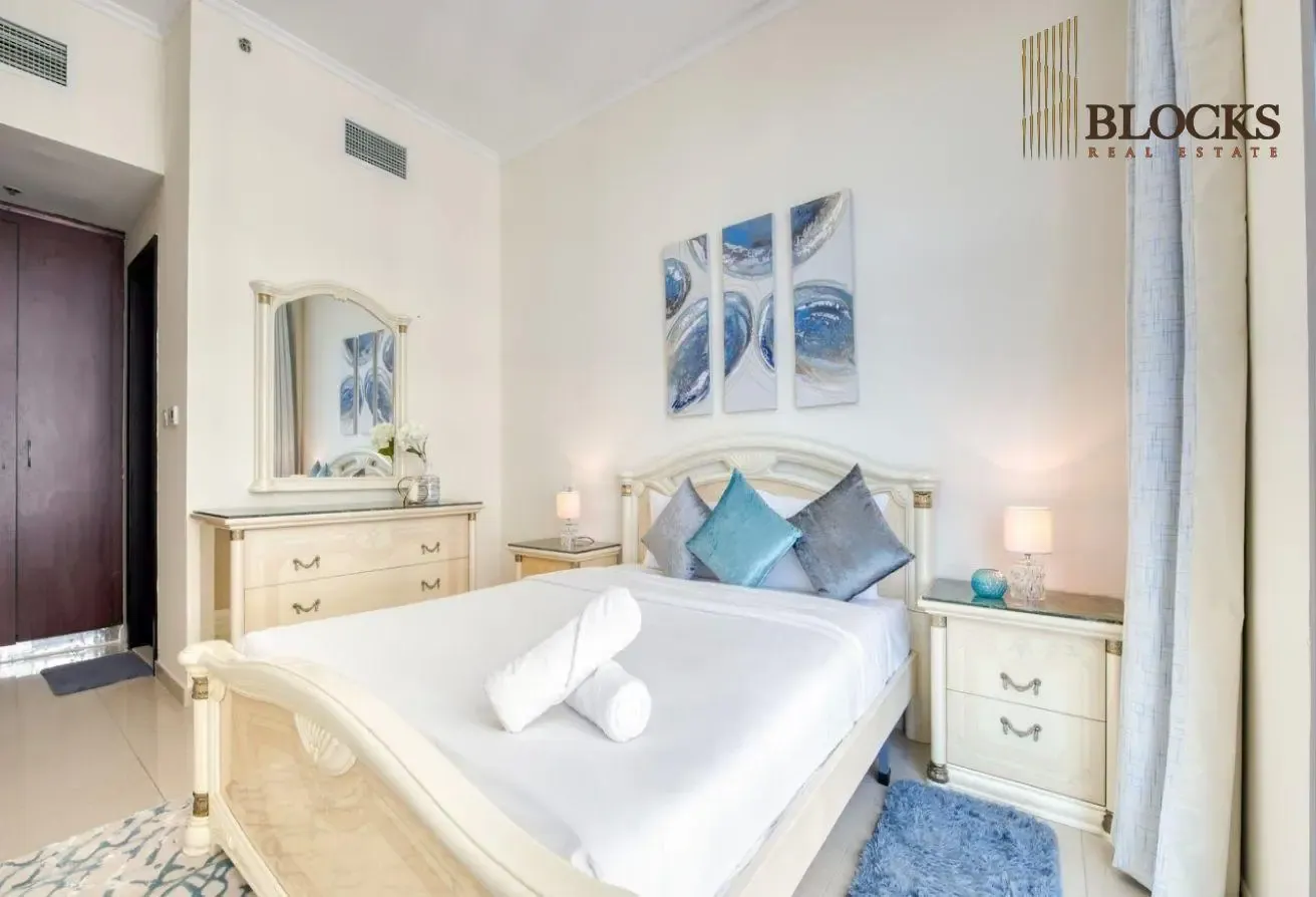 Fully Furnished 1BR+Balcony | Partial Marina View