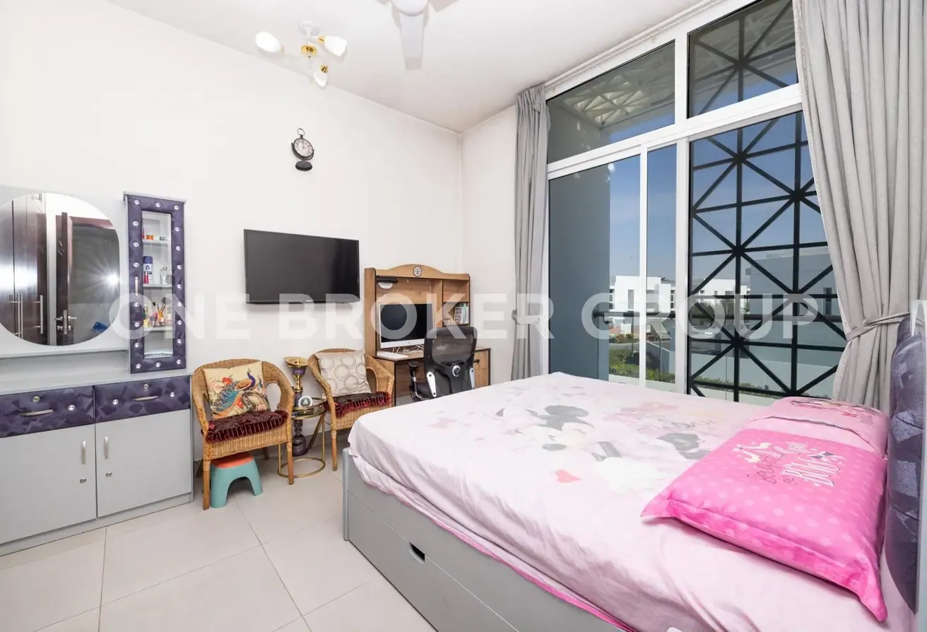 Single Row | Fully Furnished | Close To Pool