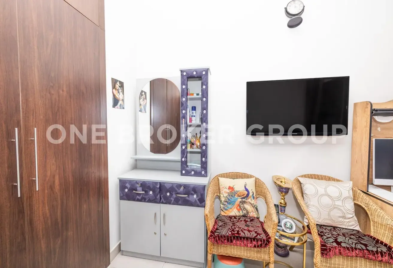Single Row | Fully Furnished | Close To Pool