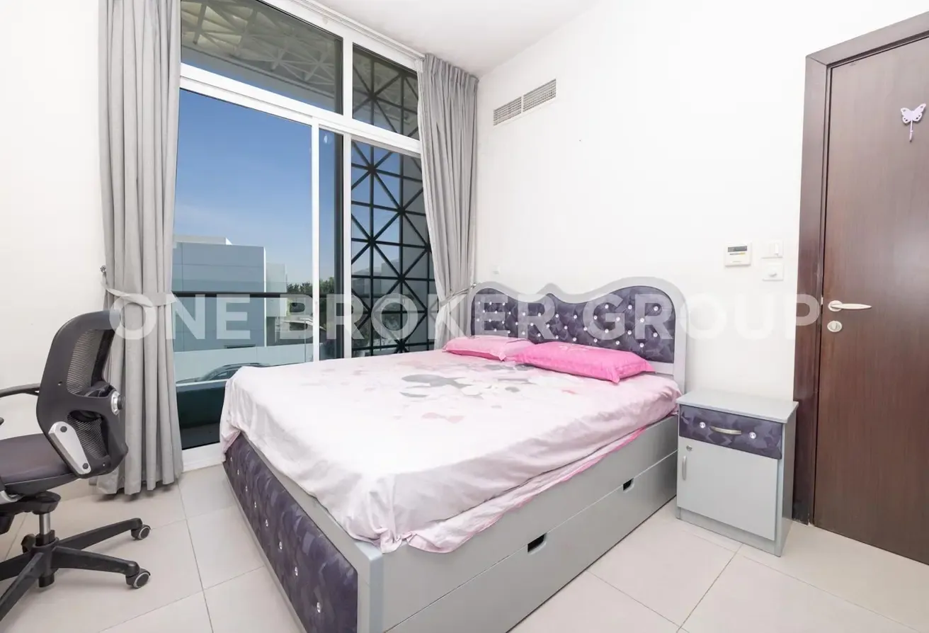 Single Row | Fully Furnished | Close To Pool
