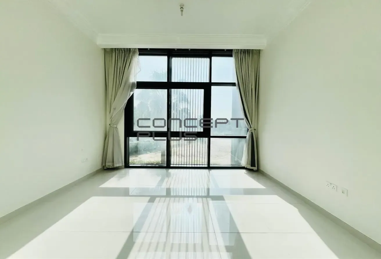 Private Garden | Single Row | Luxurious