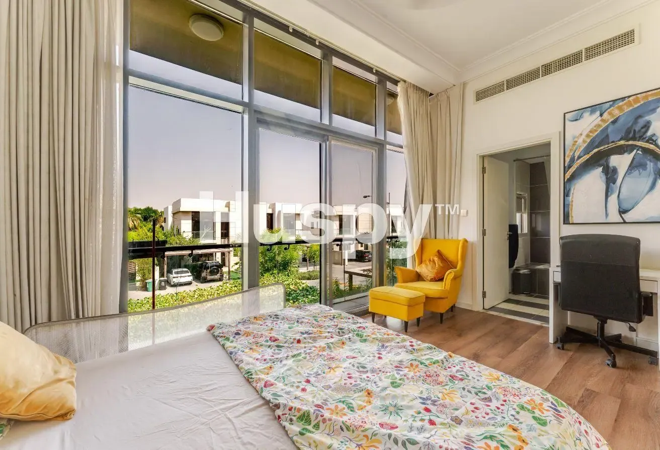 Vacant on Transfer | Landscaped | Near Park