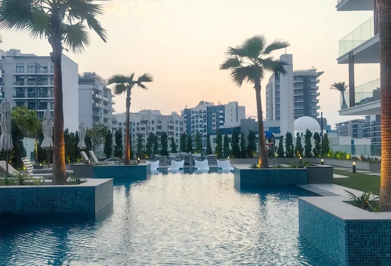 Avelon I Pool view I Fully furnished I Large size