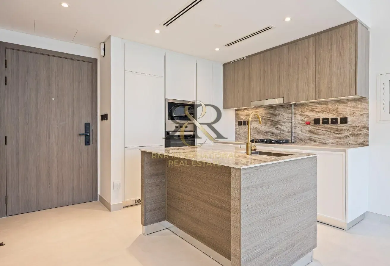 Modern 1BR | Pool View | Rented