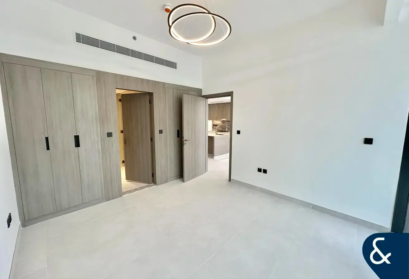 Large One Bed | Laundry/Storage | Brand New
