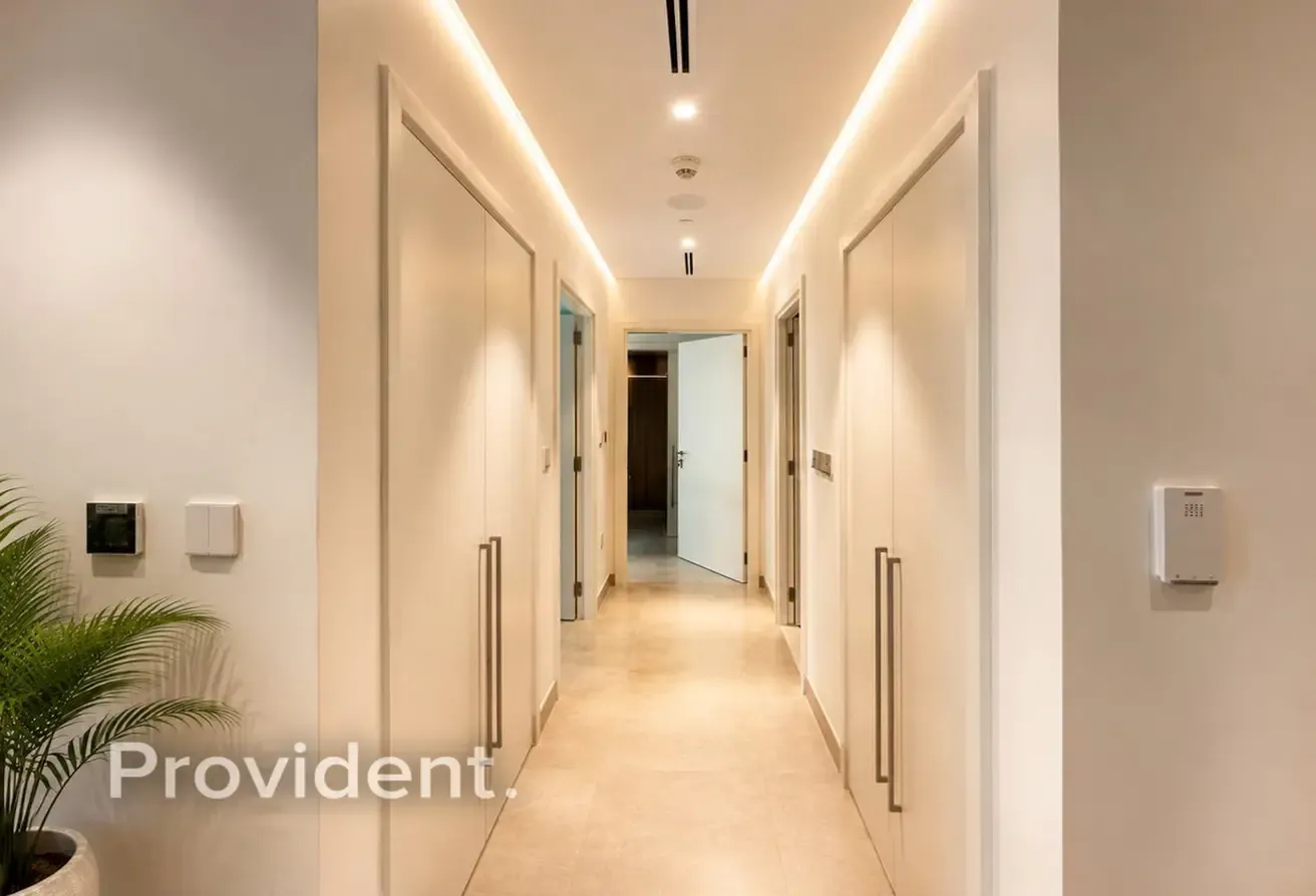 Elvira Specialist | Corner Unit | Vastu-Compliant