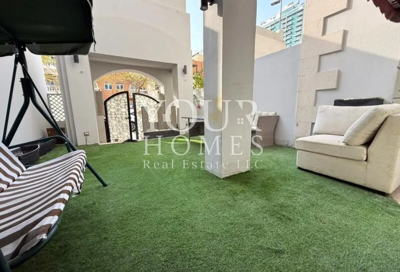 Upgraded 4-BR-Townhouse | Prime Location | Vacant