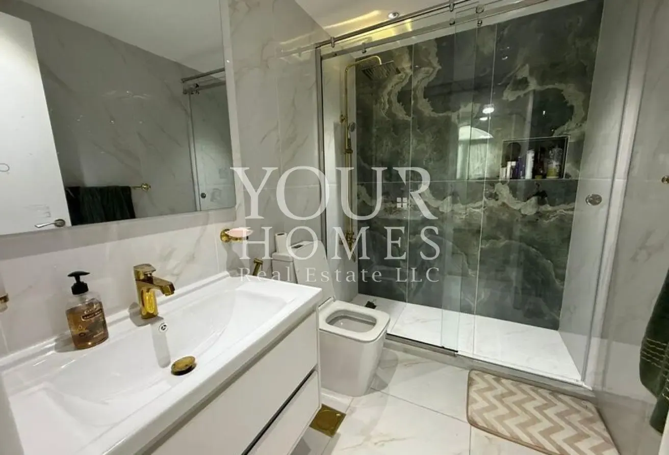 Upgraded 4-BR-Townhouse | Prime Location | Vacant