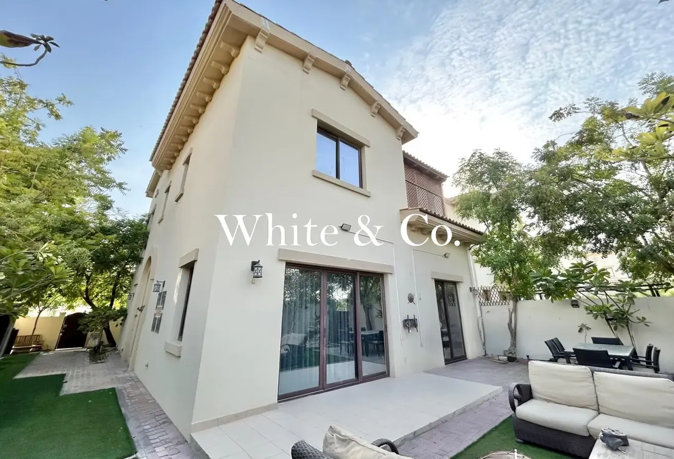 UPGRADED|SINGLE ROW |LANDSCAPED GARDEN
