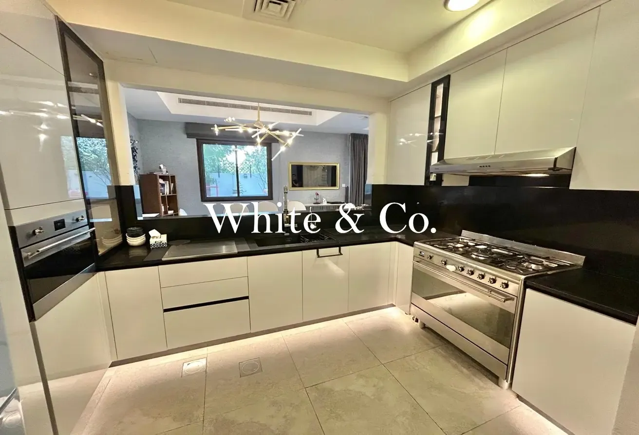 UPGRADED|SINGLE ROW |LANDSCAPED GARDEN