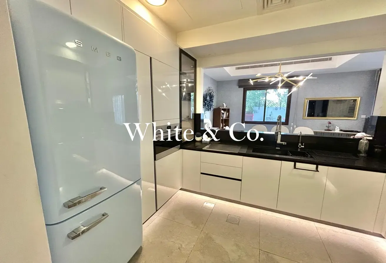 UPGRADED|SINGLE ROW |LANDSCAPED GARDEN