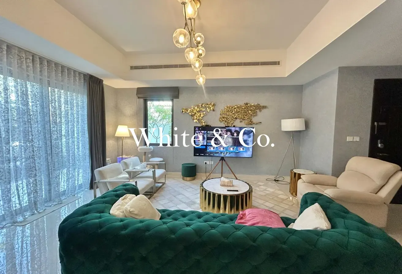 UPGRADED|SINGLE ROW |LANDSCAPED GARDEN