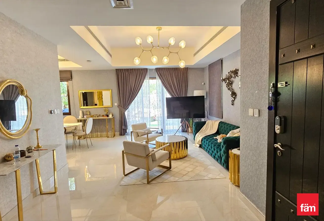 Ready  Great Layout  Corner  Furnished