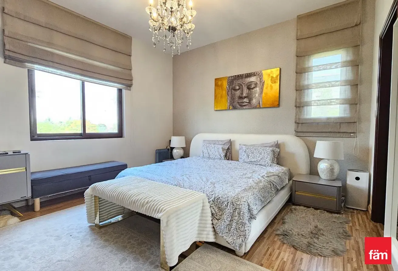 Ready  Great Layout  Corner  Furnished