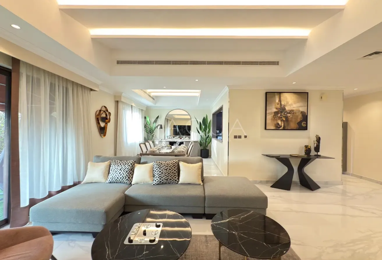 CORNER UNIT | FURNISHED |CLOSE TO POOL