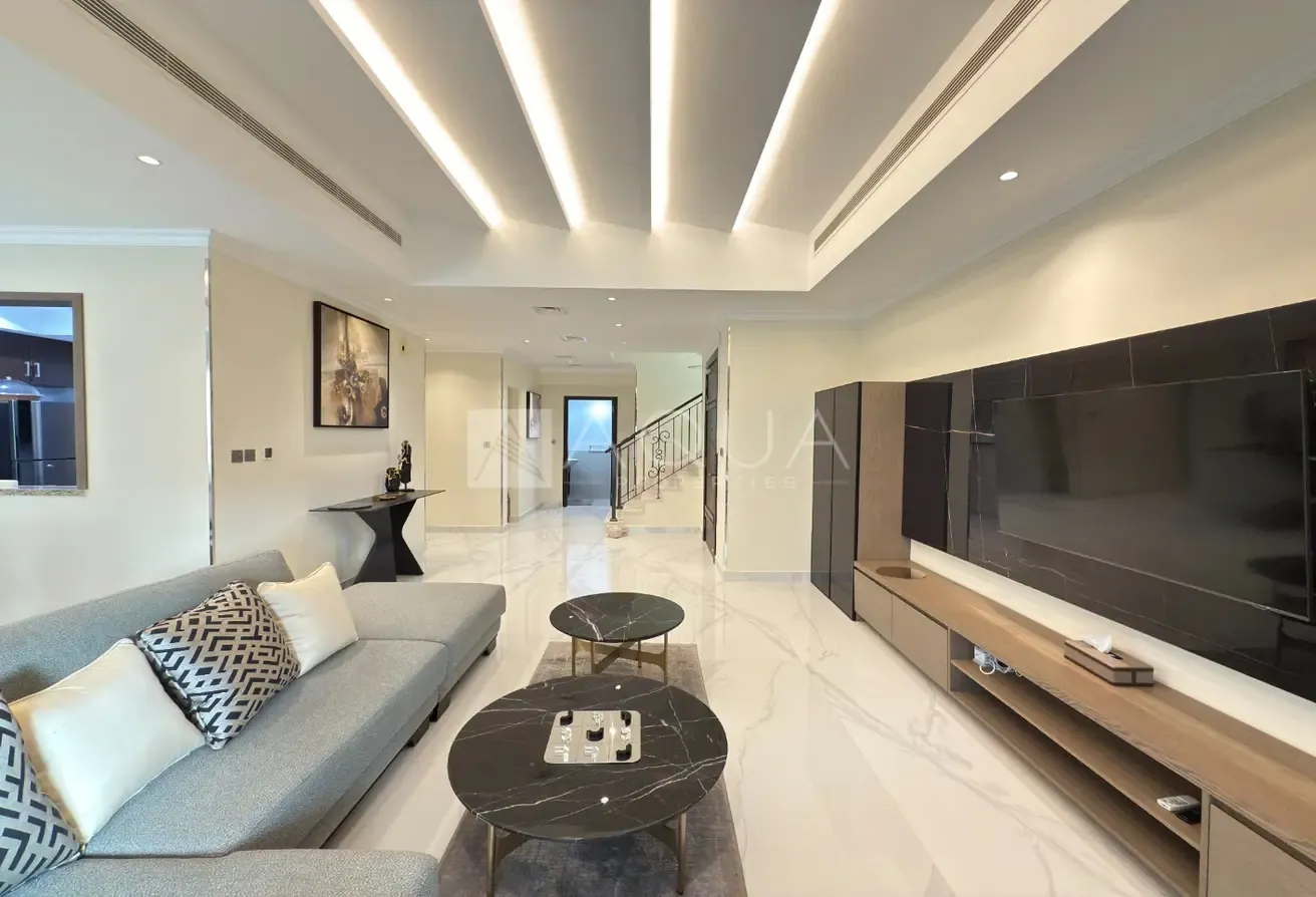 CORNER UNIT | FURNISHED |CLOSE TO POOL