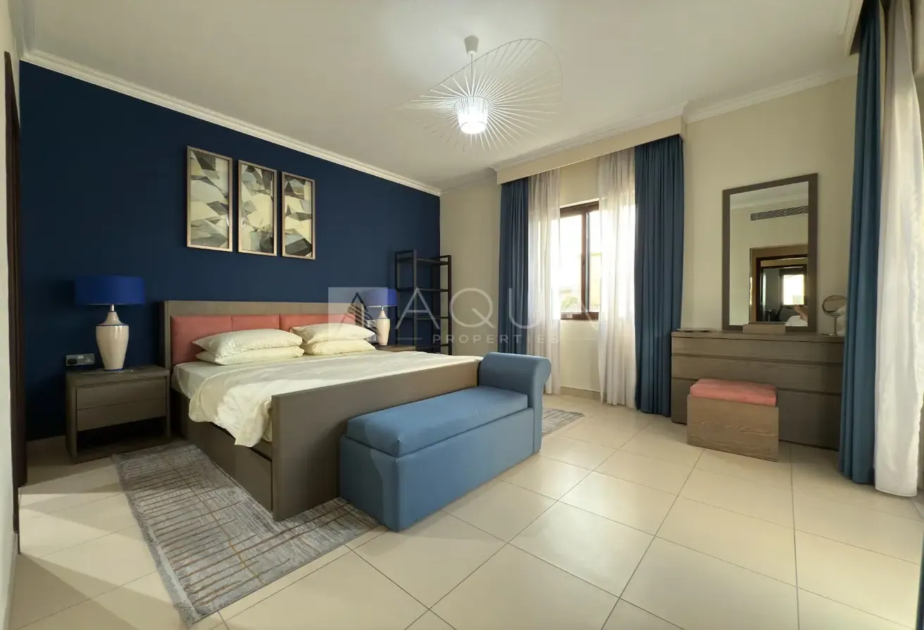 CORNER UNIT | FURNISHED |CLOSE TO POOL