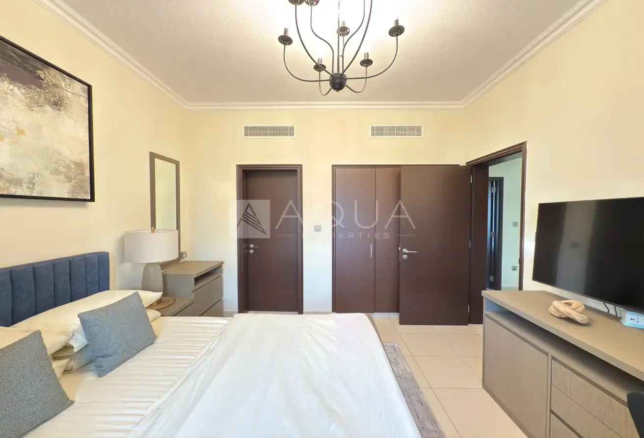 CORNER UNIT | FURNISHED |CLOSE TO POOL