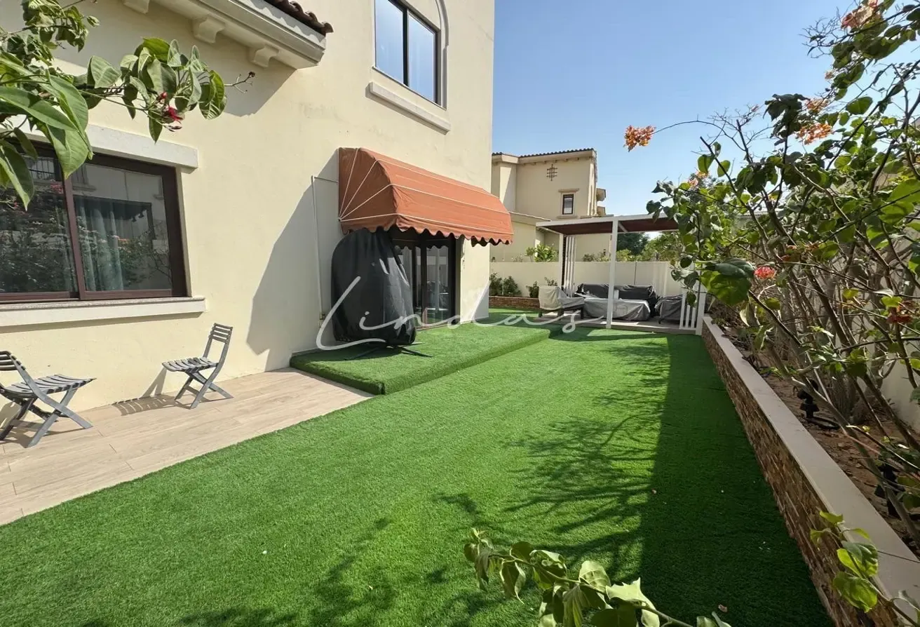Upgraded | Fully furnished | ready to move in