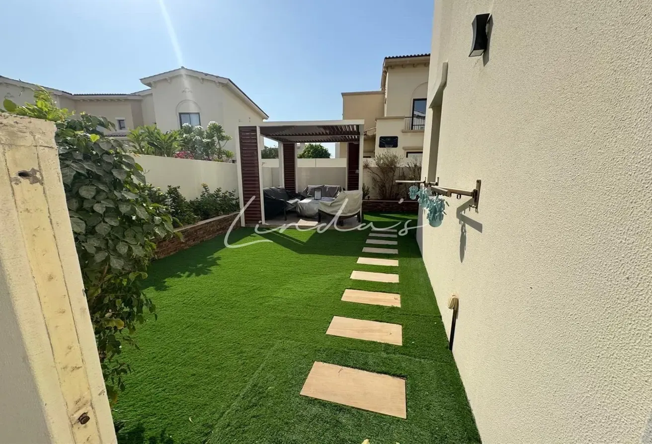 Upgraded | Fully furnished | ready to move in