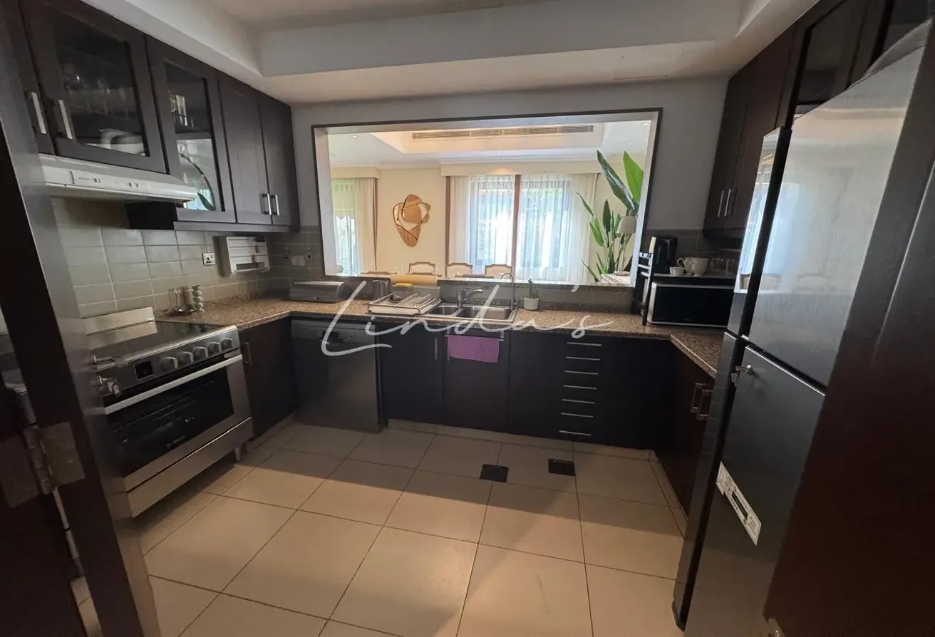 Upgraded | Fully furnished | ready to move in