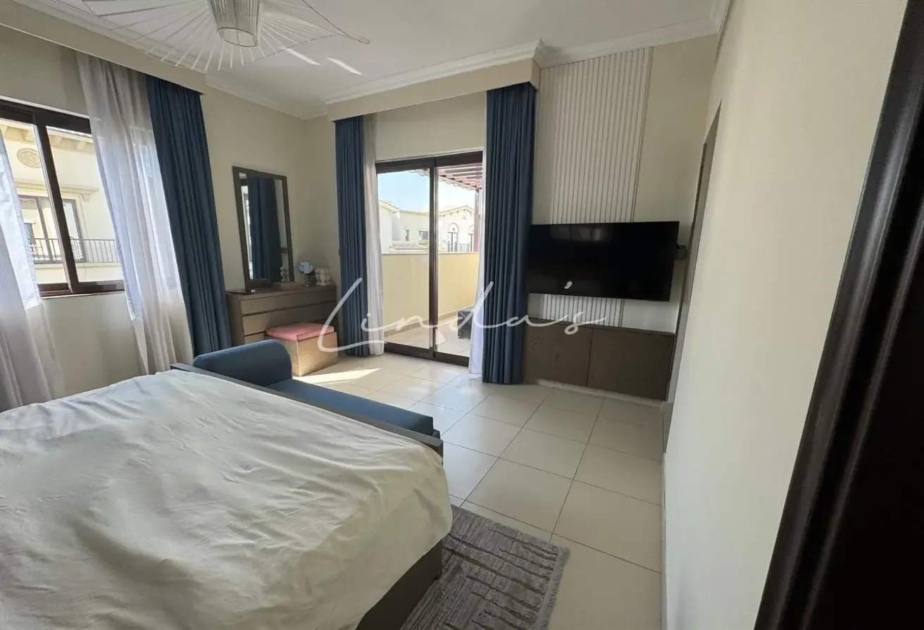 Upgraded | Fully furnished | ready to move in