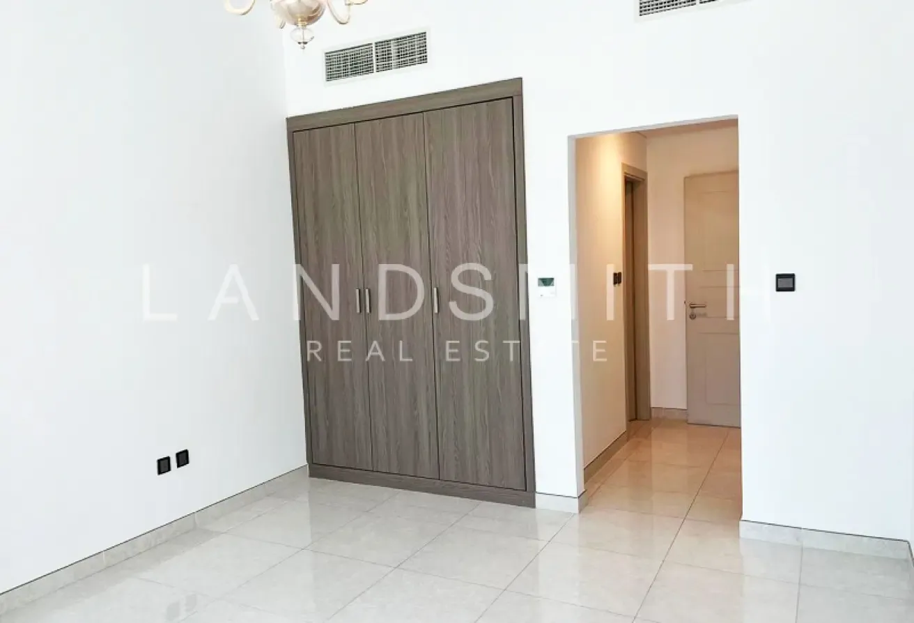 Spacious 1 BR Apartment | With Balcony