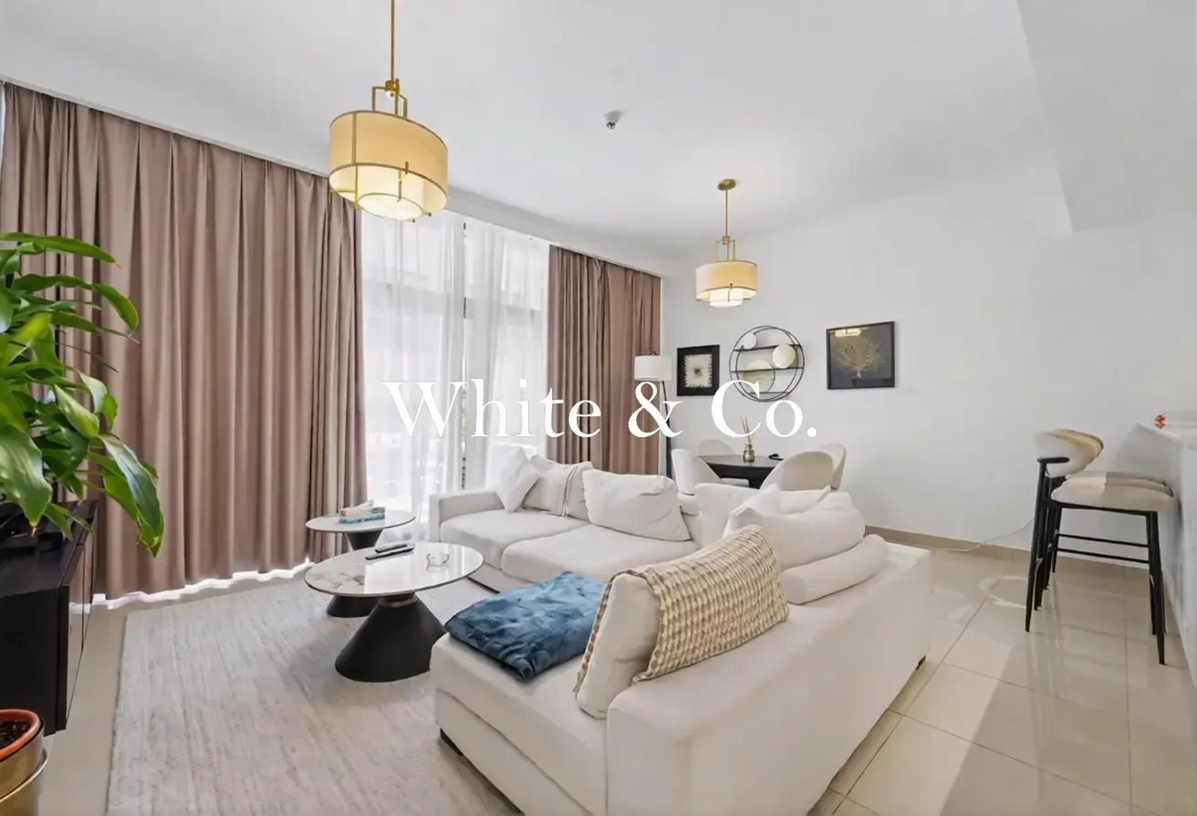 LARGE TERRACE | FULLY FURNISHED | VACANT