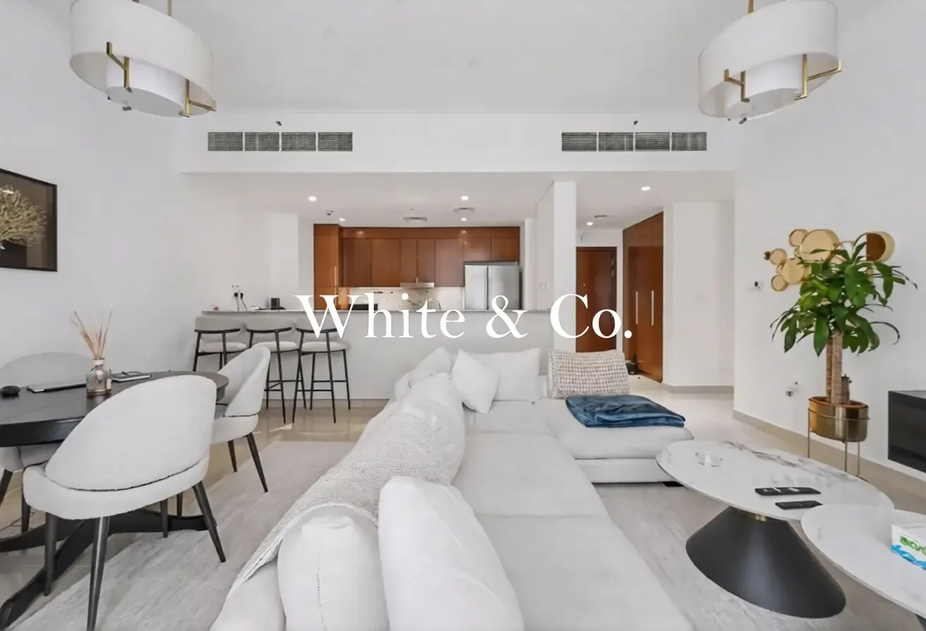 LARGE TERRACE | FULLY FURNISHED | VACANT