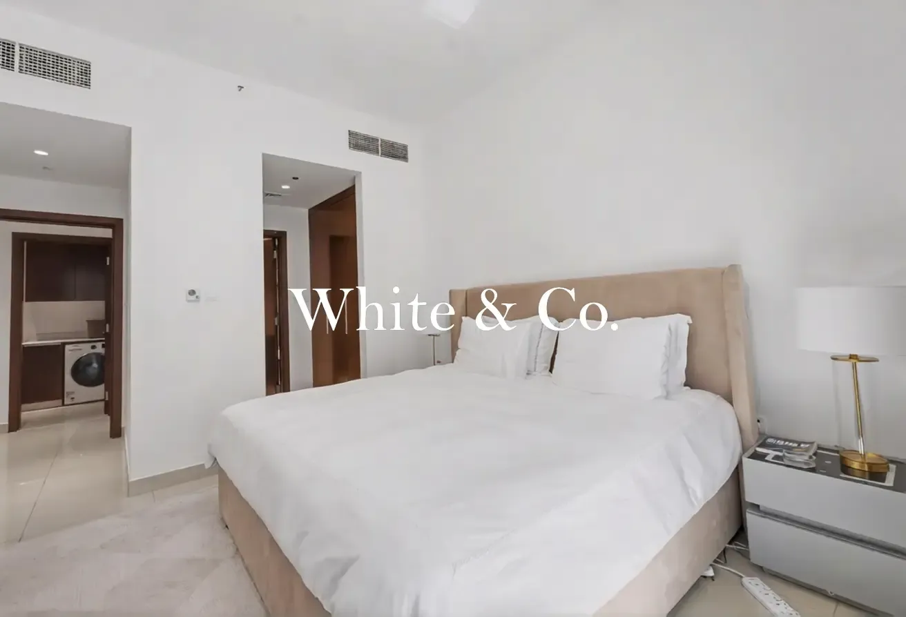LARGE TERRACE | FULLY FURNISHED | VACANT