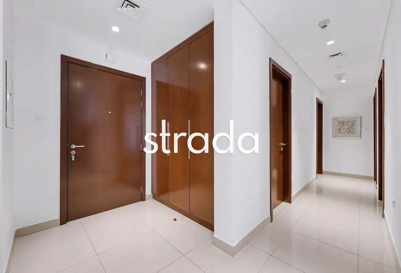 Community Expert | Fully Furnished | Huge Terrace