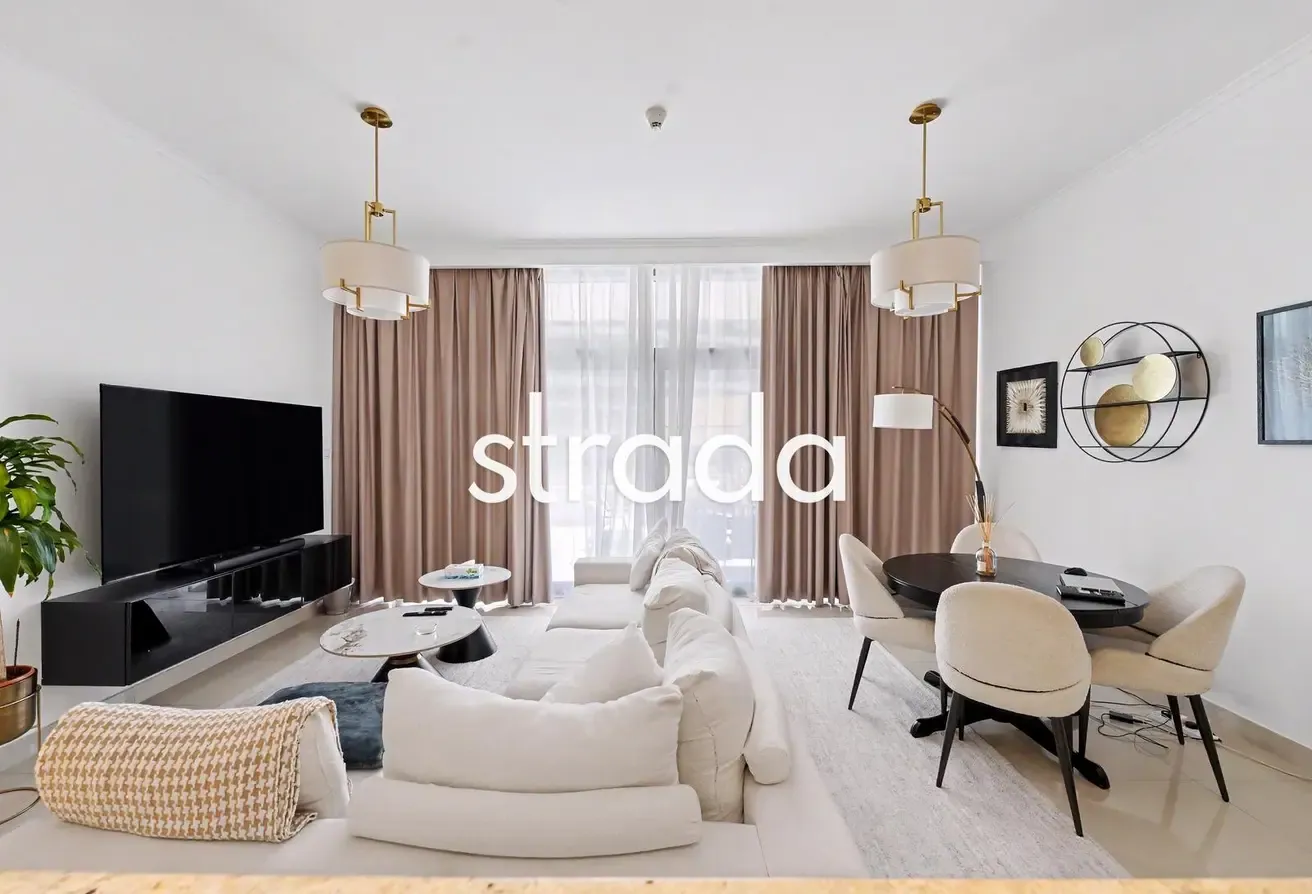 Community Expert | Fully Furnished | Huge Terrace