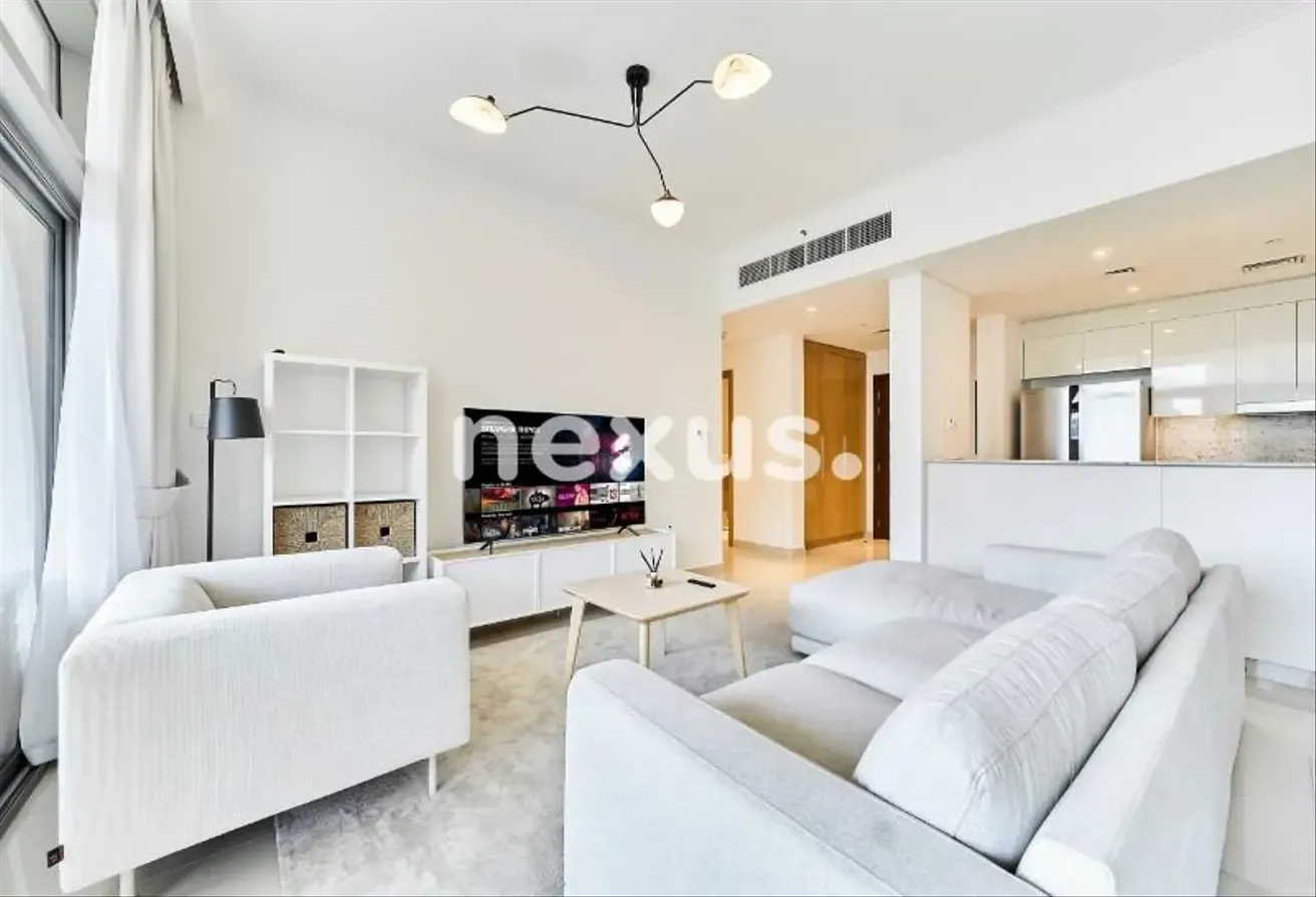 Rare Large Layout | Fully Furnished | Park Living