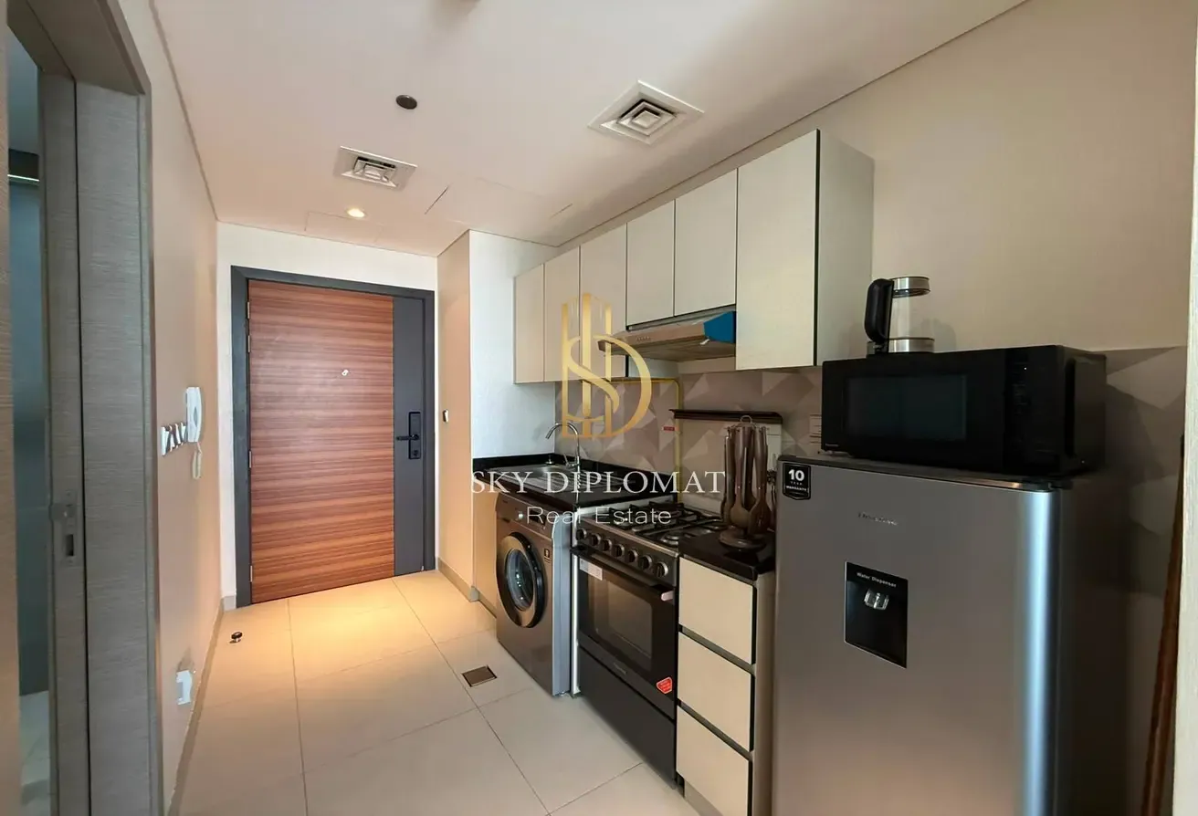 Modern l Fully Furnished l Prime Location
