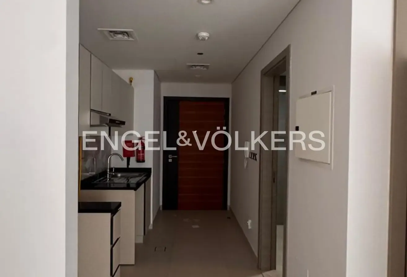 Unfurnished I Low Rise | Balcony