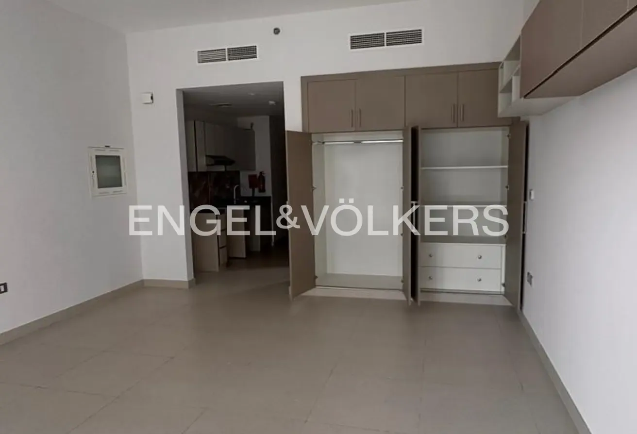 Unfurnished I Low Rise | Balcony