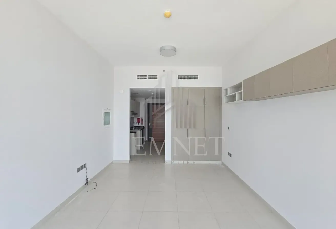 Unfurnished Studio | Vacant | With Balcony