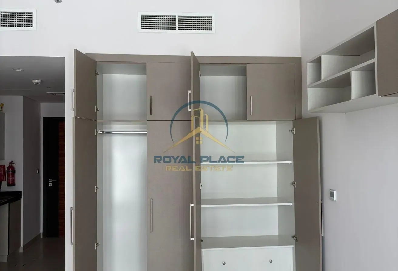 Panoramic Burj View | Elegant Studio | Unfurnished