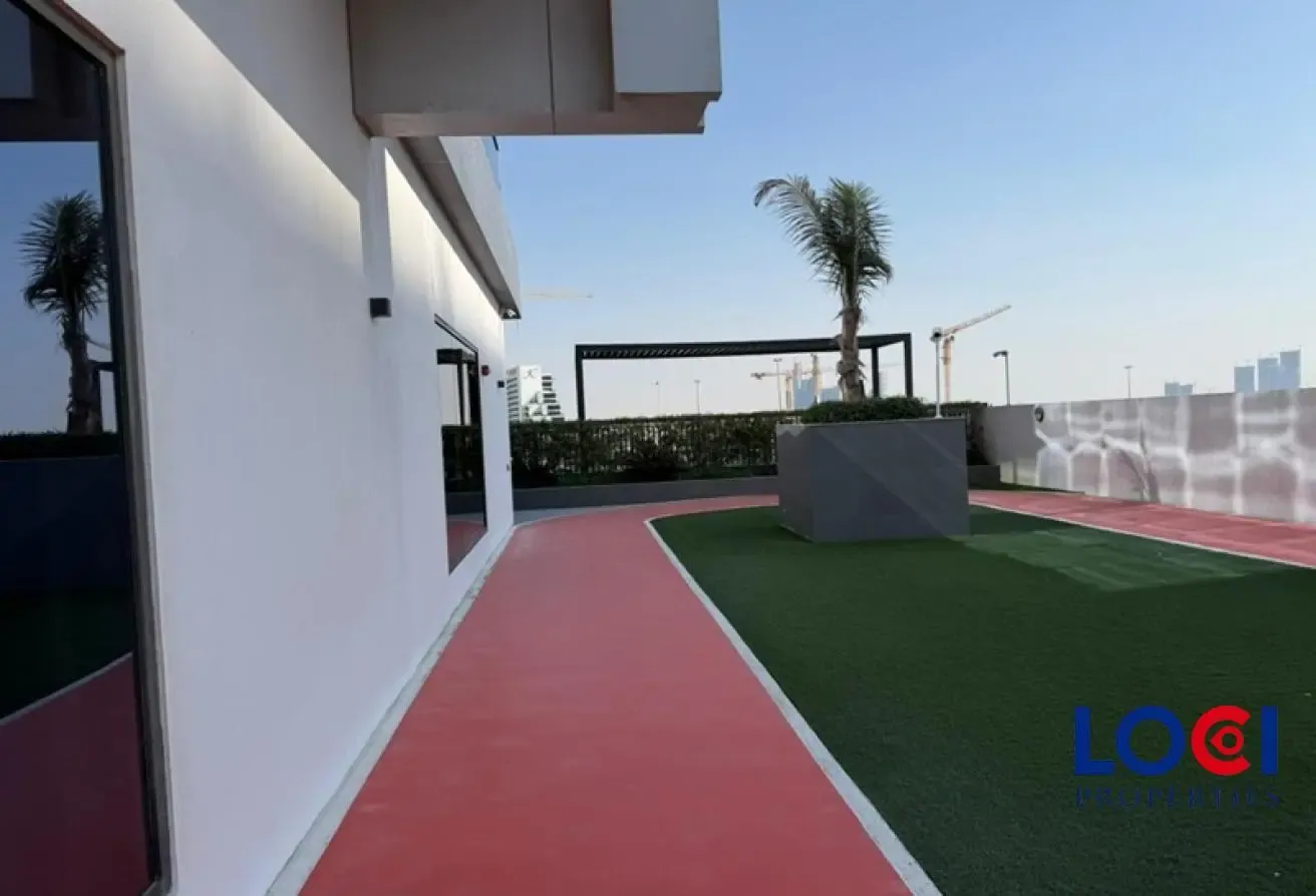 MODERN | FULLY FURNISHED | READY TO MOVE IN