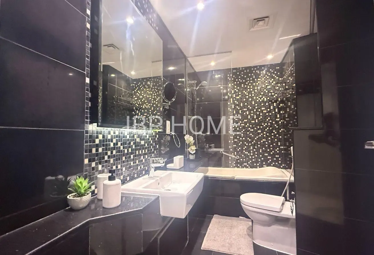 2 BR Apartment in Business Bay