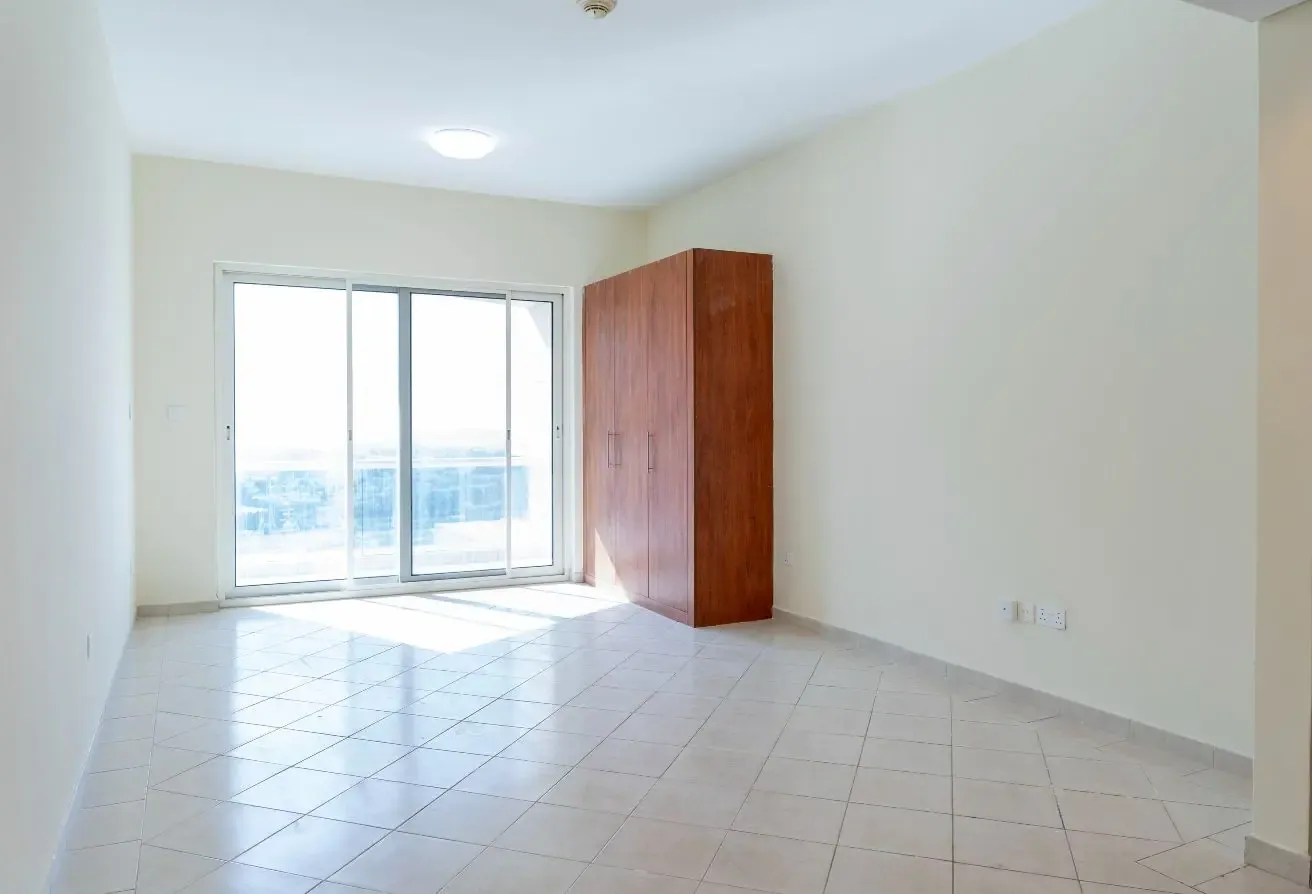 BIG STUDIO | LAKE VIEW | SEMI FURNISHED