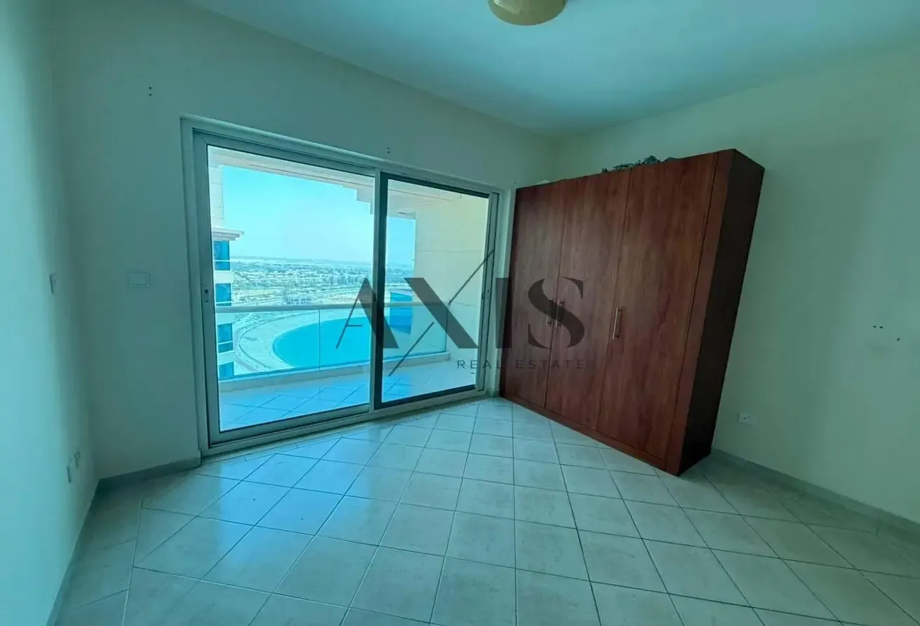 Lake View | Parking | Well Maintained