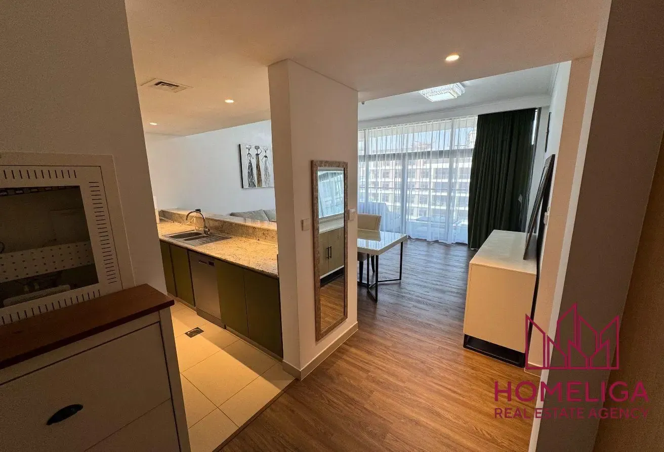 Spacious | Park and Amenities View | Furnished