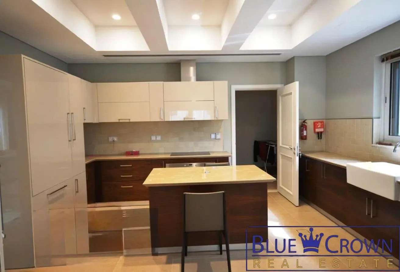 5 BR VILLA FOR RENT INNMBR + POOL — READY TO MOVE