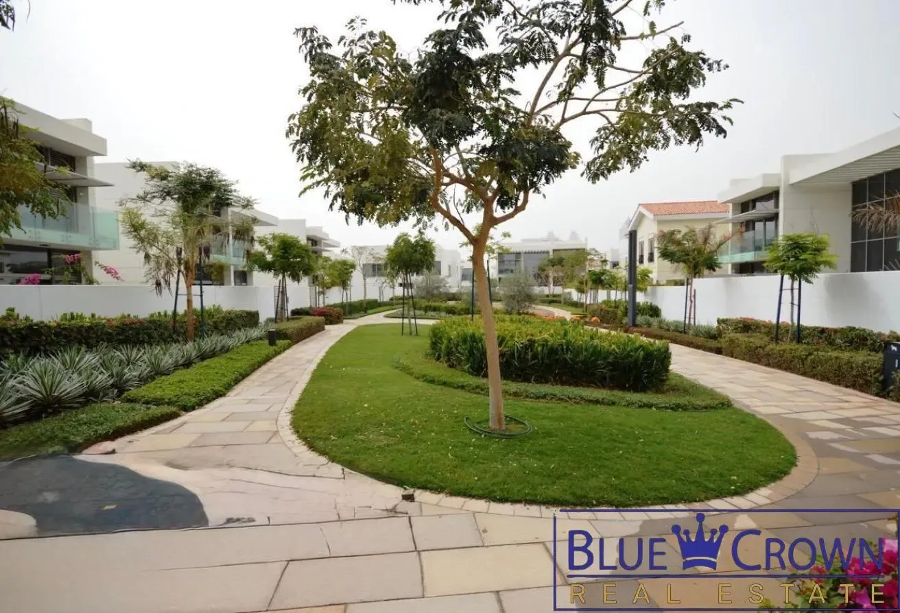 5 BR VILLA FOR RENT INNMBR + POOL — READY TO MOVE