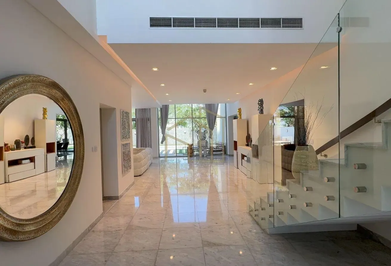 Vacant Furnished 4BR | Contemporary | Exclusive