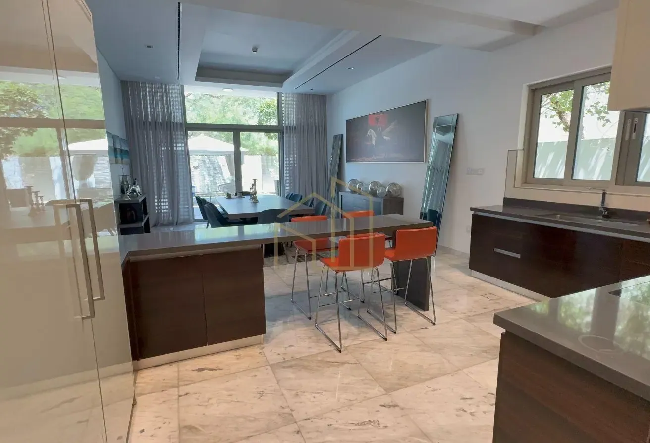Vacant Furnished 4BR | Contemporary | Exclusive
