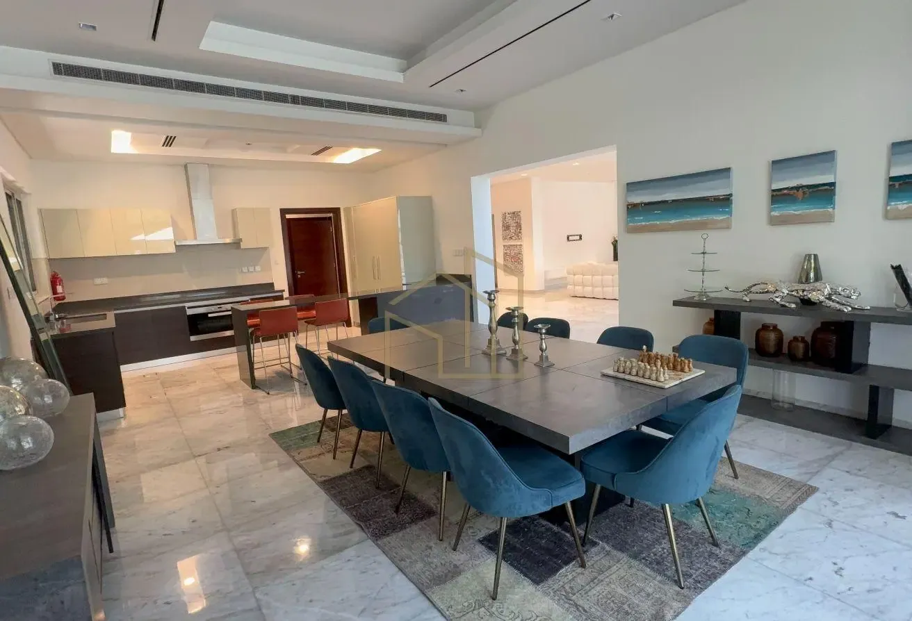 Vacant Furnished 4BR | Contemporary | Exclusive